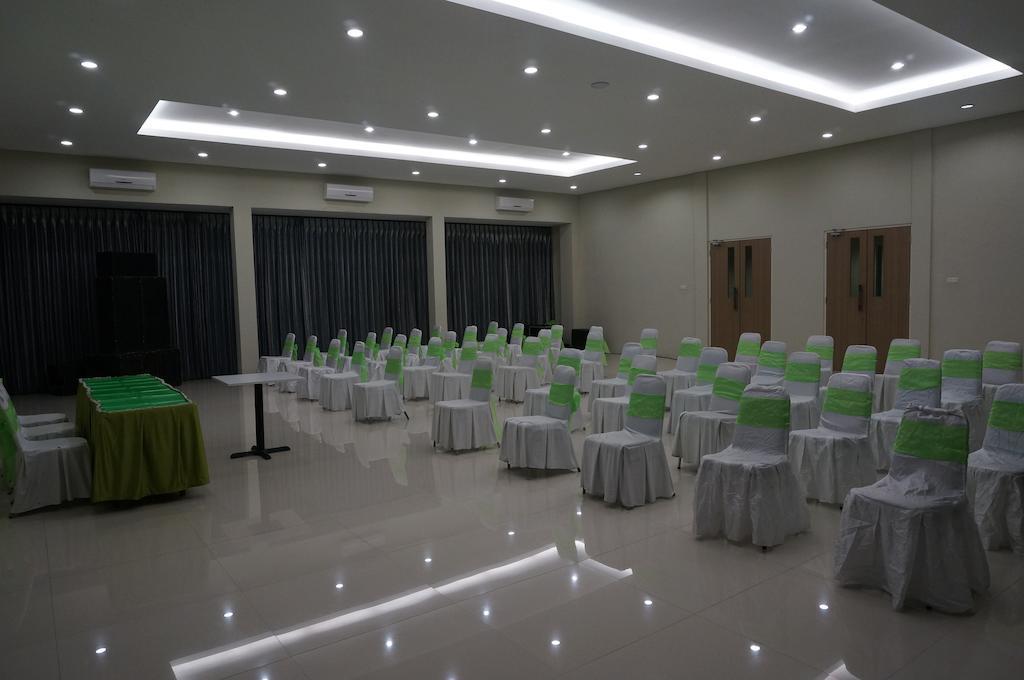 Rumah Cassa Guest House Surabaya Exteriör bild