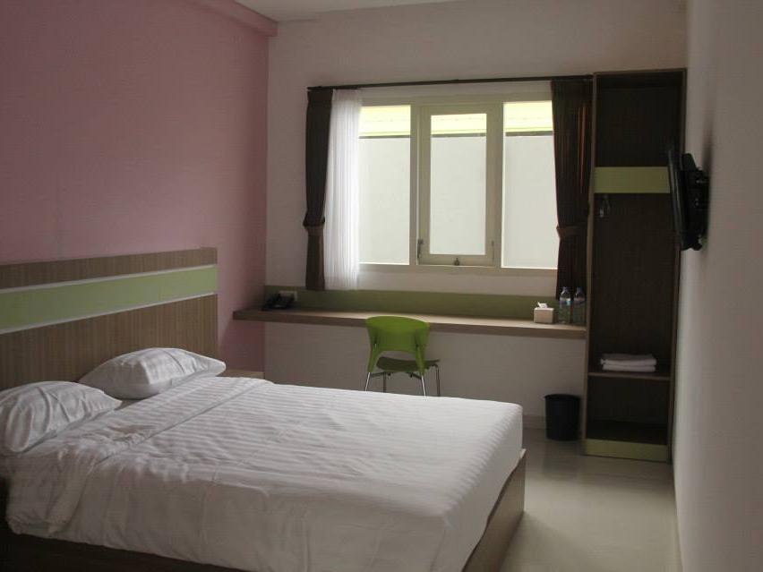 Rumah Cassa Guest House Surabaya Exteriör bild