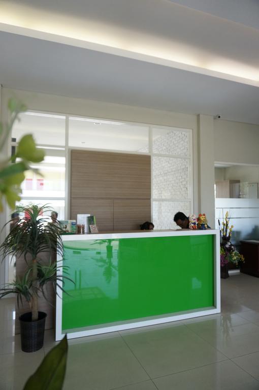 Rumah Cassa Guest House Surabaya Exteriör bild